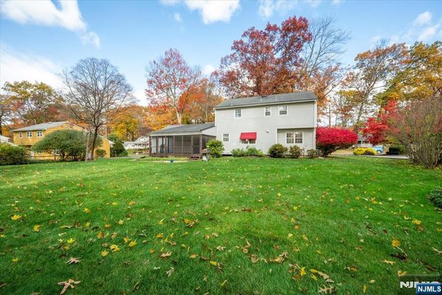15 Beech Drive, Morris Plains Borough, NJ 07950