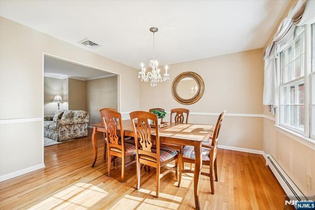 15 Beech Drive, Morris Plains Borough, NJ 07950