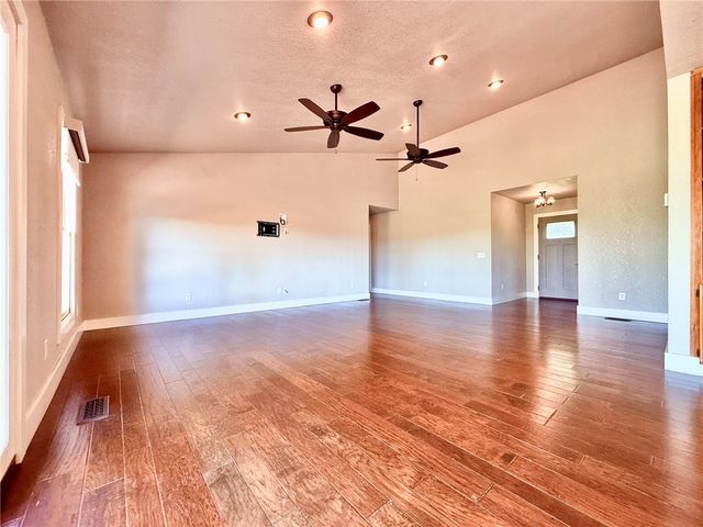 1904 Mayflower Road, Bentonville, AR 72713