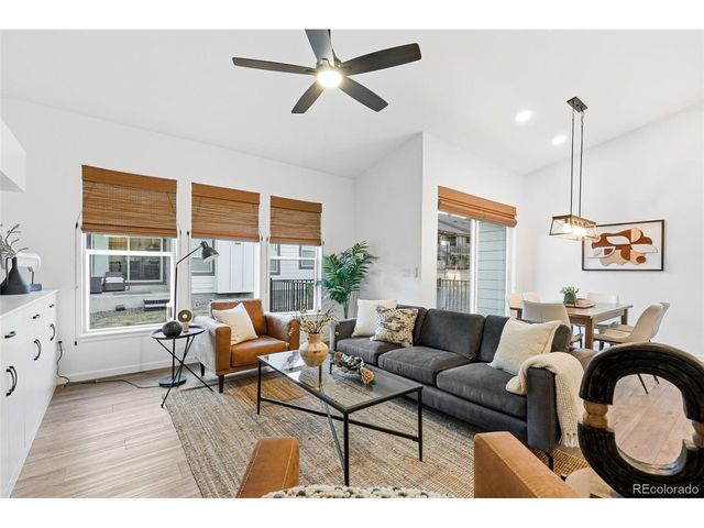 8283 S Queen St, Littleton, CO 80127