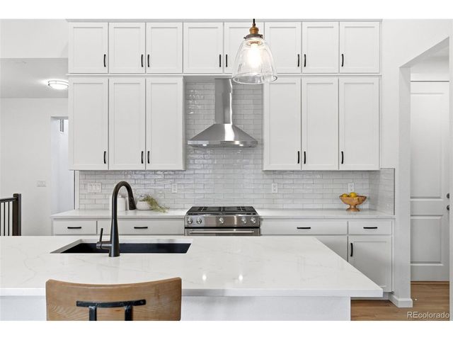 8283 S Queen St, Littleton, CO 80127