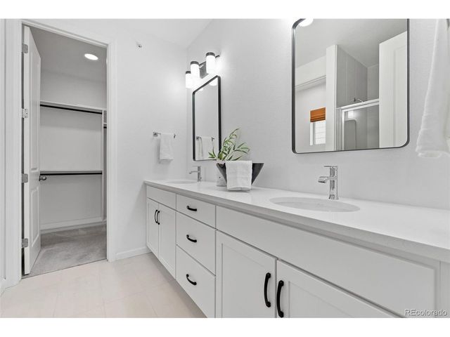 8283 S Queen St, Littleton, CO 80127