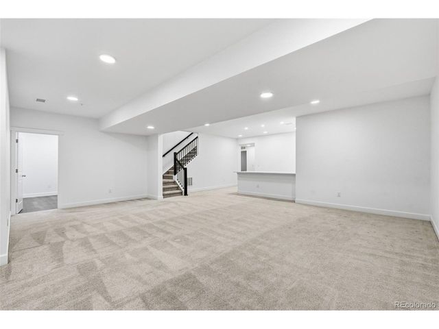 8283 S Queen St, Littleton, CO 80127