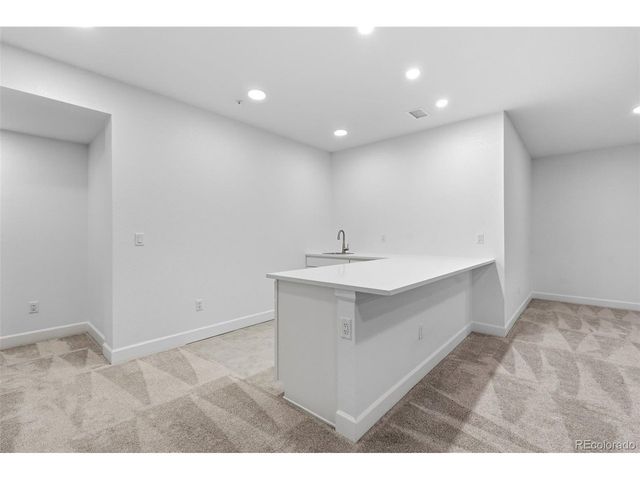 8283 S Queen St, Littleton, CO 80127