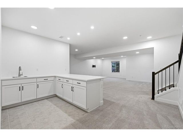 8283 S Queen St, Littleton, CO 80127