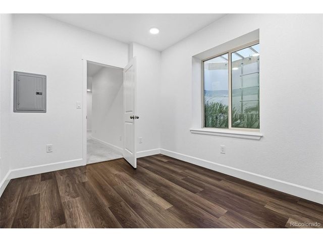 8283 S Queen St, Littleton, CO 80127