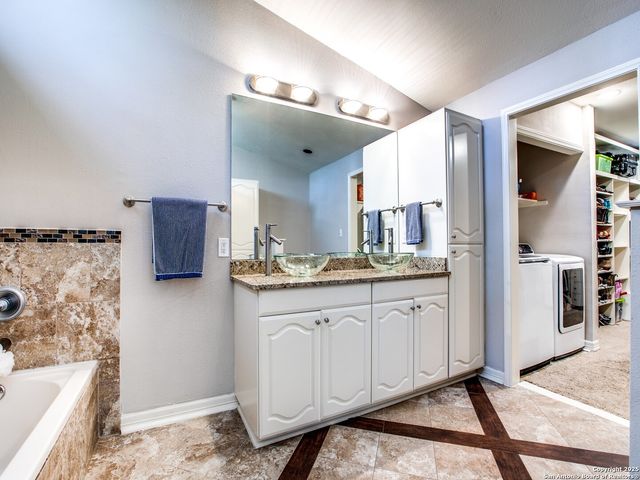 526 E Nottingham, San Antonio, TX 78209