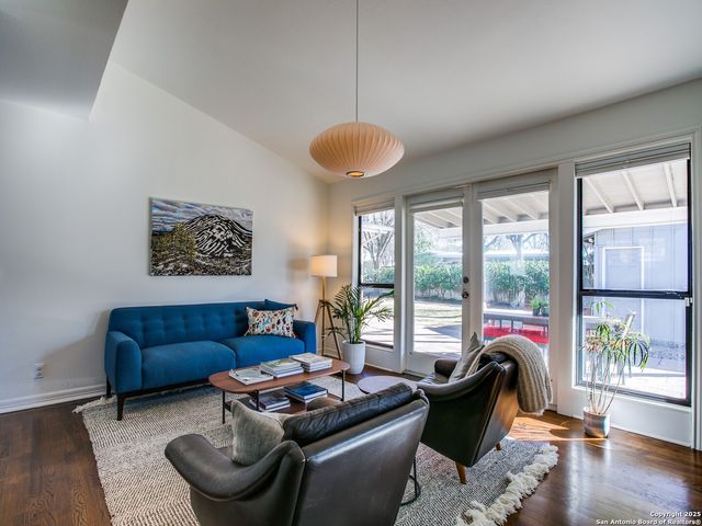 526 E Nottingham, San Antonio, TX 78209