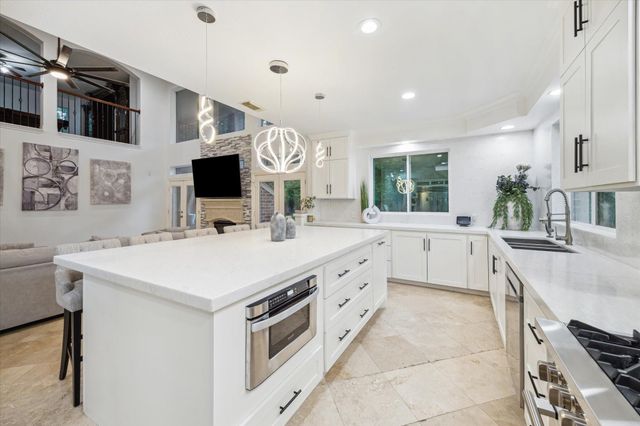 14610 Majestic Oaks, Magnolia, TX 77354