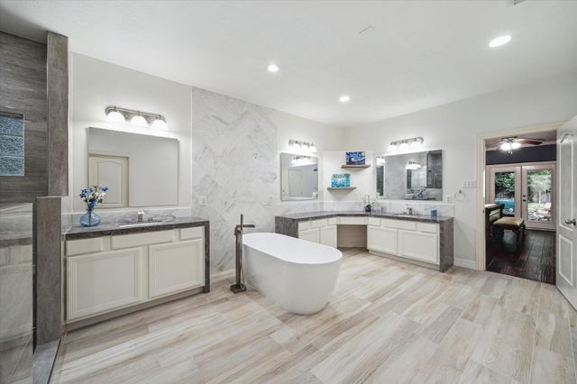 14610 Majestic Oaks, Magnolia, TX 77354