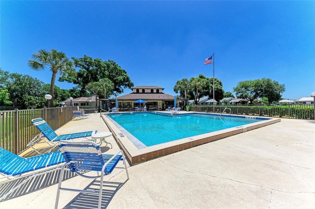 4412 SPICEWOOD DRIVE E, Bradenton, FL 34208