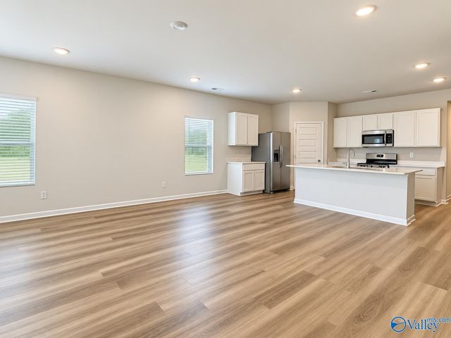 105 Meadow Path Drive, Meridianville, AL 35759