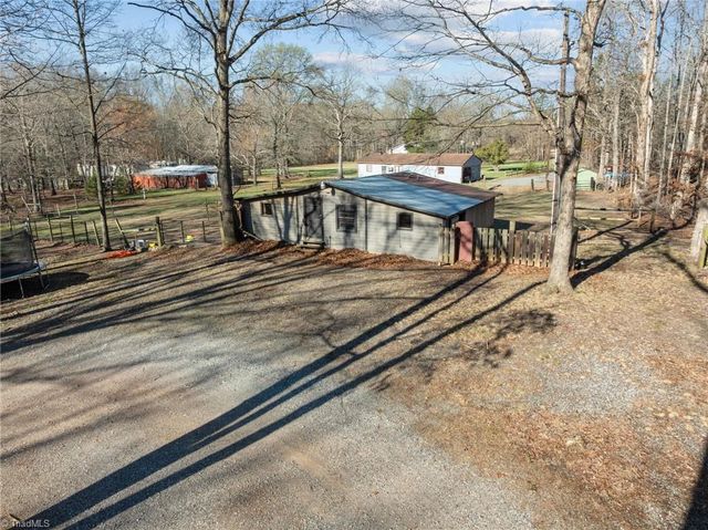 301 Beck Forest Lane, Thomasville, NC 27360