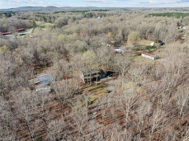 301 Beck Forest Lane, Thomasville, NC 27360