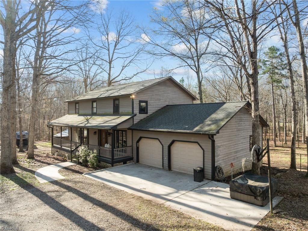 301 Beck Forest Lane, Thomasville, NC 27360