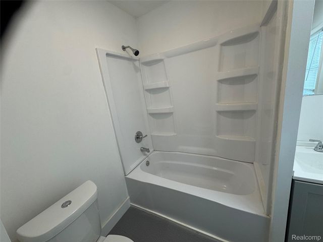 12415 Vernon Avenue, Warren, MI 48089