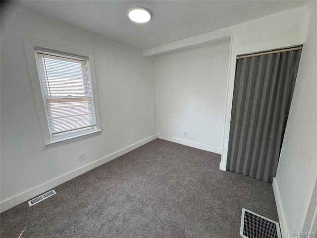 12415 Vernon Avenue, Warren, MI 48089