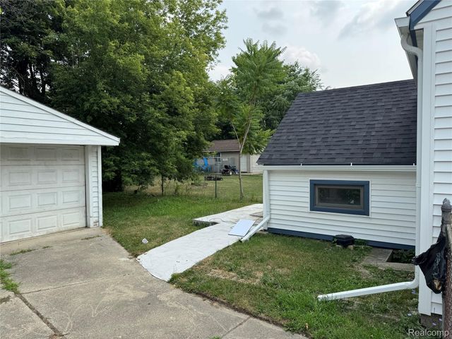12415 Vernon Avenue, Warren, MI 48089