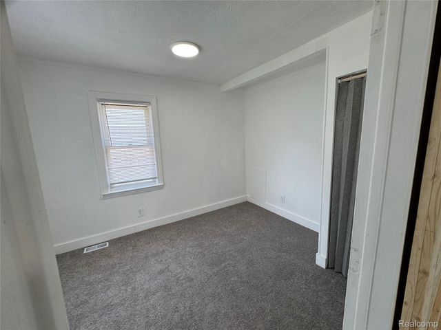 12415 Vernon Avenue, Warren, MI 48089
