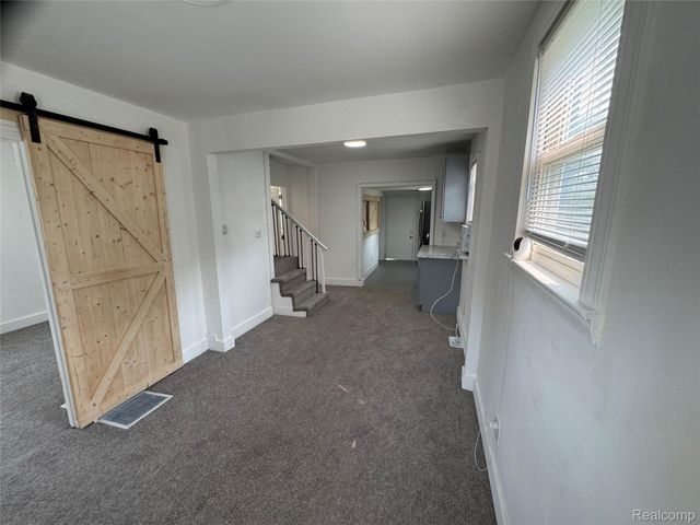 12415 Vernon Avenue, Warren, MI 48089