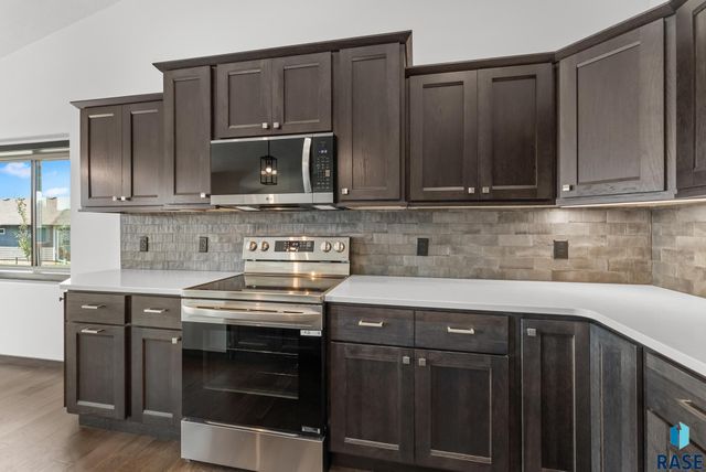 5413 E 64th St, Sioux Falls, SD 57108