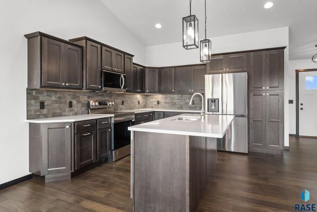 5413 E 64th St, Sioux Falls, SD 57108