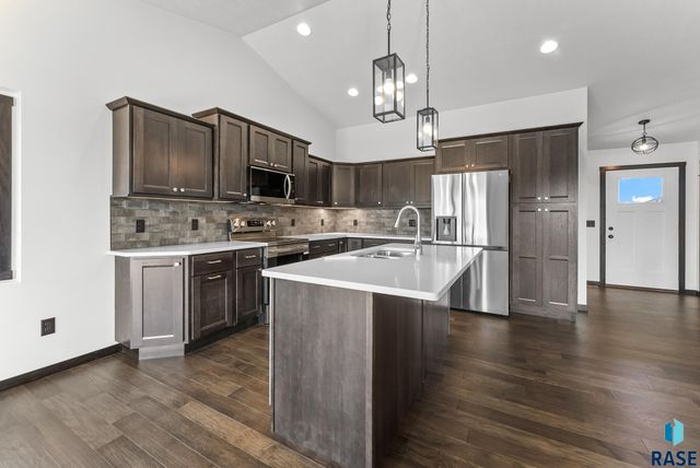5413 E 64th St, Sioux Falls, SD 57108
