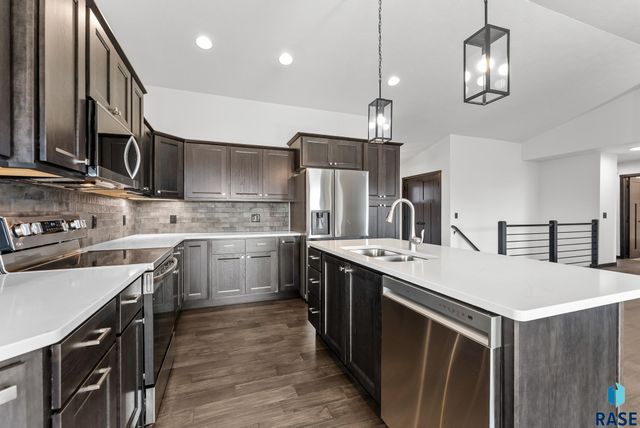 5413 E 64th St, Sioux Falls, SD 57108