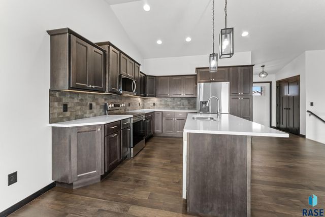 5413 E 64th St, Sioux Falls, SD 57108