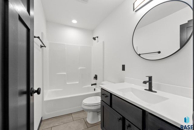 5413 E 64th St, Sioux Falls, SD 57108