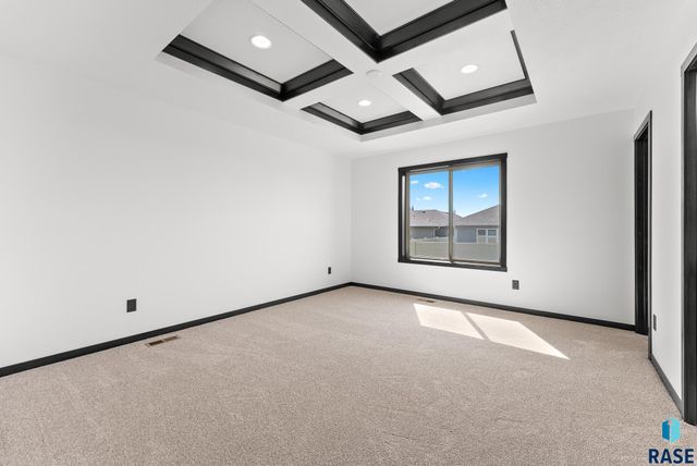 5413 E 64th St, Sioux Falls, SD 57108