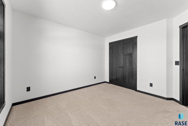 5413 E 64th St, Sioux Falls, SD 57108
