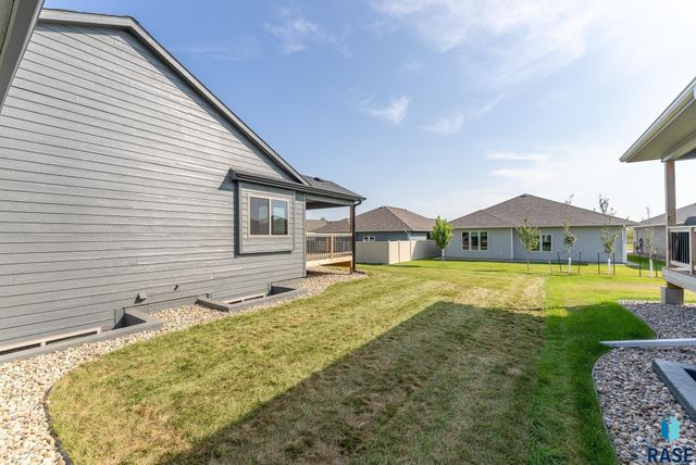 5413 E 64th St, Sioux Falls, SD 57108