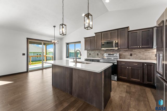 5413 E 64th St, Sioux Falls, SD 57108