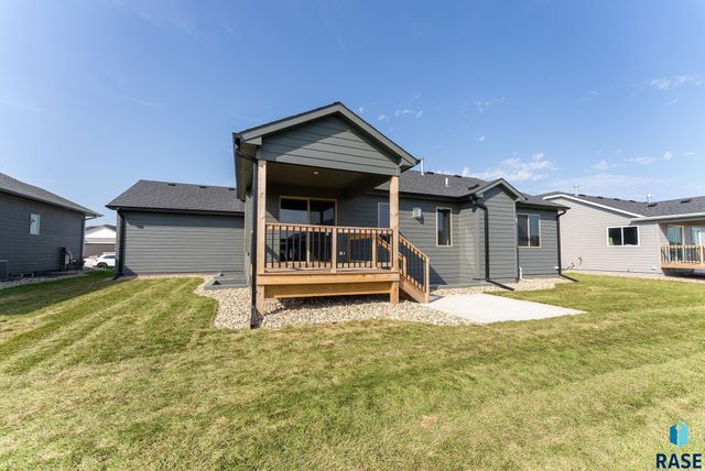5413 E 64th St, Sioux Falls, SD 57108