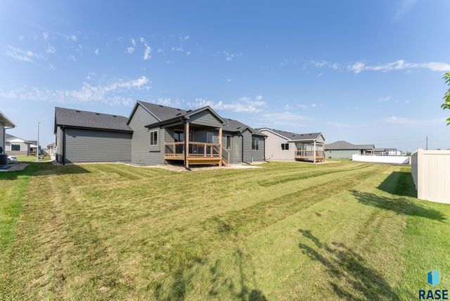 5413 E 64th St, Sioux Falls, SD 57108