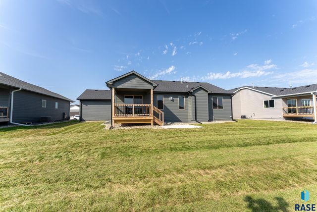 5413 E 64th St, Sioux Falls, SD 57108