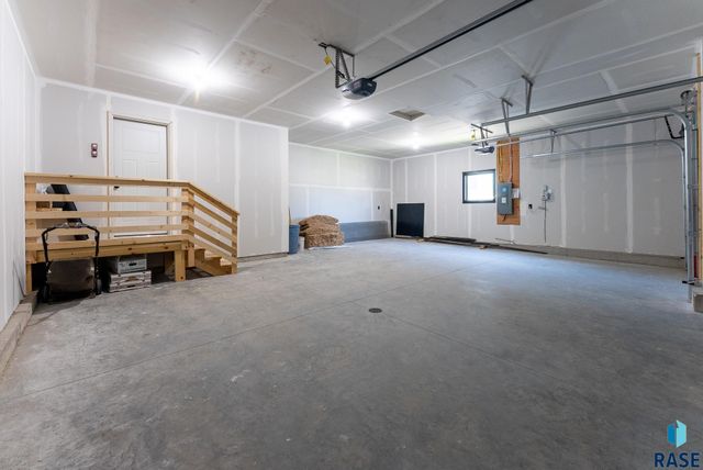 5413 E 64th St, Sioux Falls, SD 57108