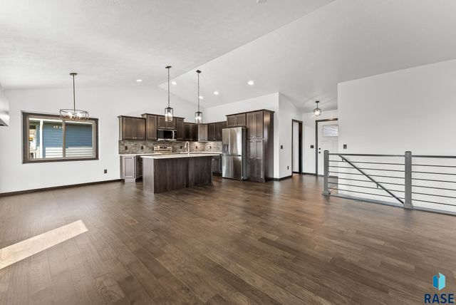 5413 E 64th St, Sioux Falls, SD 57108