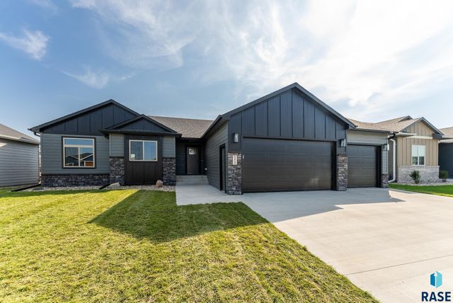 5413 E 64th St, Sioux Falls, SD 57108