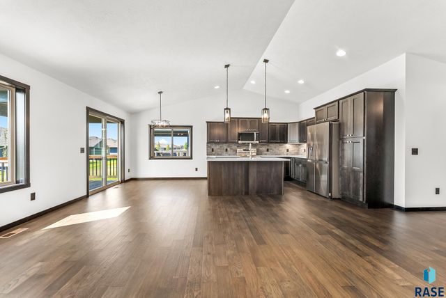 5413 E 64th St, Sioux Falls, SD 57108