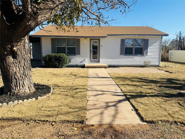 1541 Mccarty Street, Aspermont, TX 79502