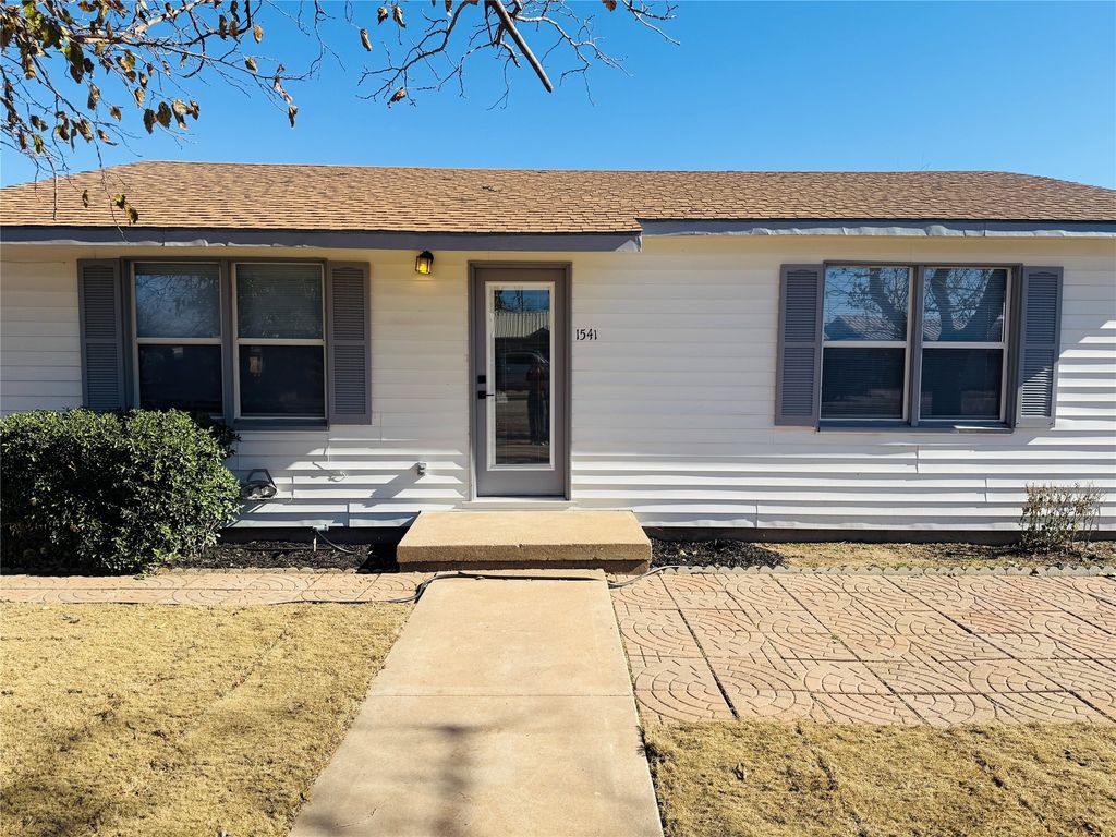 1541 Mccarty Street, Aspermont, TX 79502