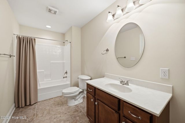 3952 Colony Woods Drive, Greenville, NC 27834