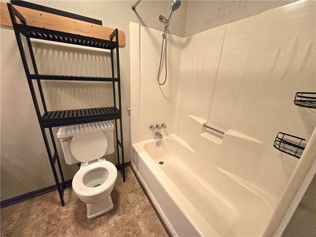 2982 Hillwood Drive, Lawrenceville, GA 30044