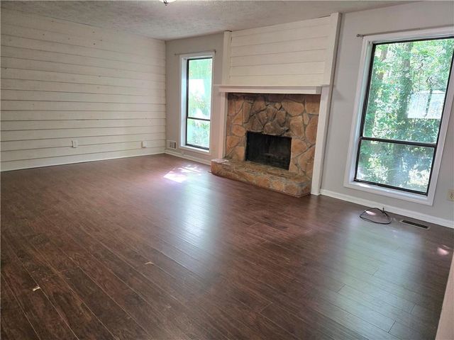 2982 Hillwood Drive, Lawrenceville, GA 30044