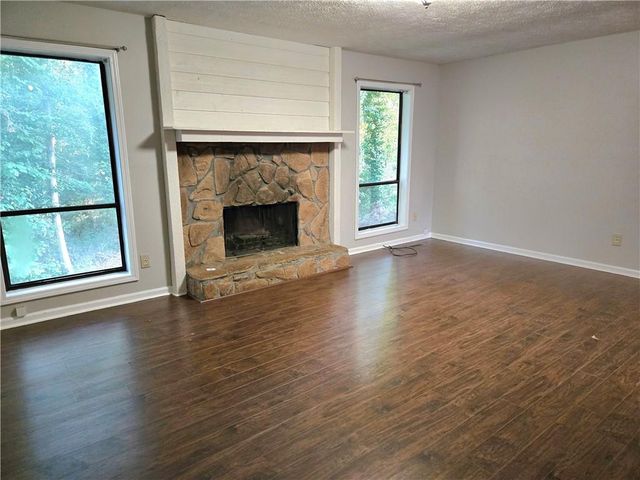 2982 Hillwood Drive, Lawrenceville, GA 30044