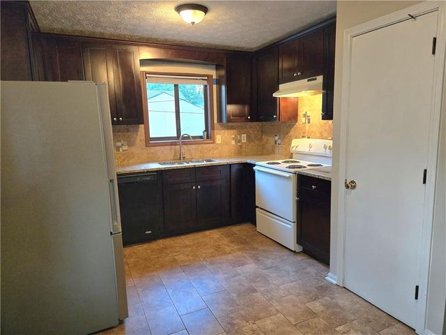 2982 Hillwood Drive, Lawrenceville, GA 30044