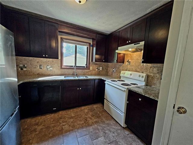 2982 Hillwood Drive, Lawrenceville, GA 30044