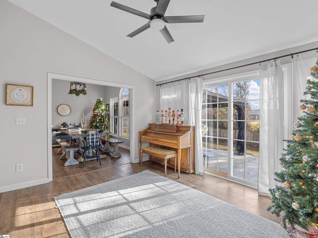 135 Castleton Circle, Boiling Springs, SC 29316